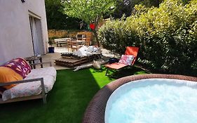 Cool Mediterranean Life 8 People Jacuzzi Barbecue Gametrampoline 2 Parking